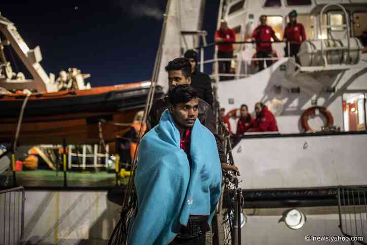 UN agency says 280 migrants stranded in unsafe port in Libya