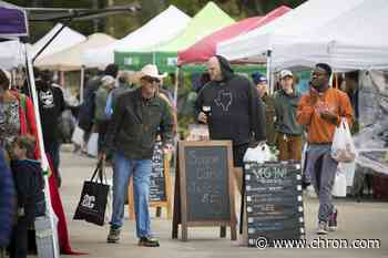 Houston's Urban Harvest Farmers Market switches to drive-thru service