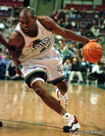 Former Piston Jerry Stackhouse shares his coaching journey on Adrian Wojnarowski podcast - MLive.com