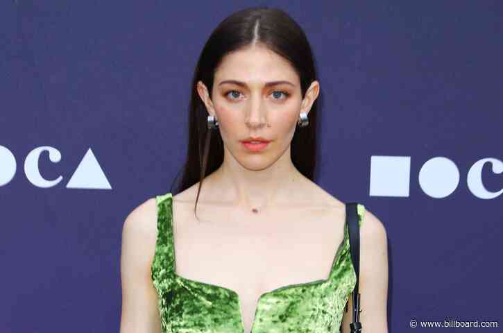 Singer-Songwriter Caroline Polachek Says She Had Coronavirus, Reveals ‘Curveball’ Symptoms