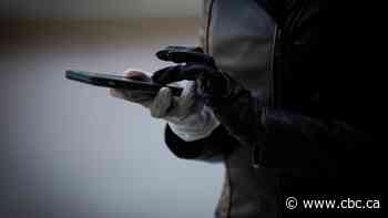 Apple, Google to harness phones for COVID-19 infection tracking