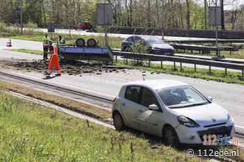 Aanhanger met zand gekanteld op de A30 bij Barneveld