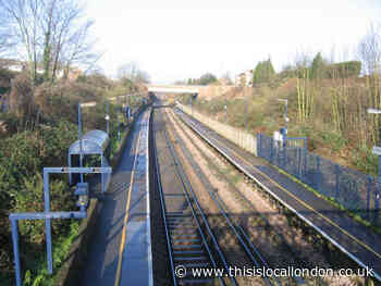 Lines down between Gravesend-Strood after train derails