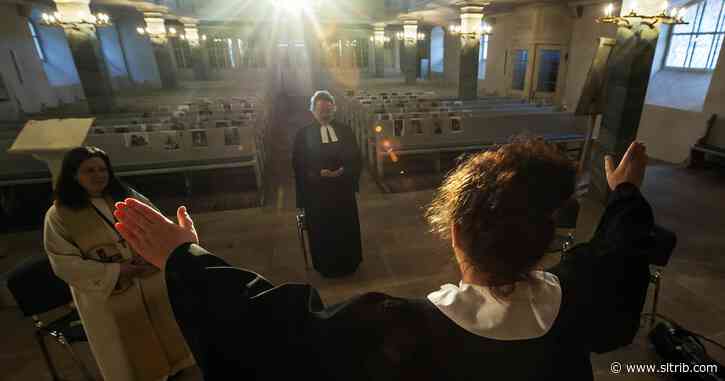 Leonard Pitts: Sometimes, the faithful make faith a gantlet