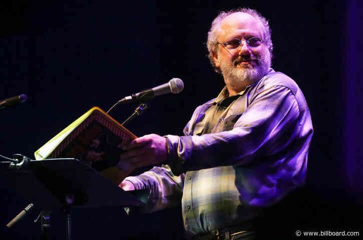 ‘SNL’ Cast and Alumni Share Stories and Sing For Producer Hal Willner Tribute: Watch