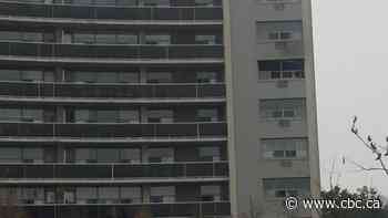 2 seniors suffer smoke inhalation in Etobicoke highrise fire