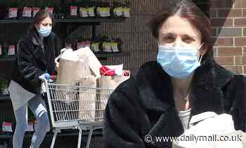 Bethenny Frankel hits grocery store ahead of Easter festivities with her nine-year old daughter