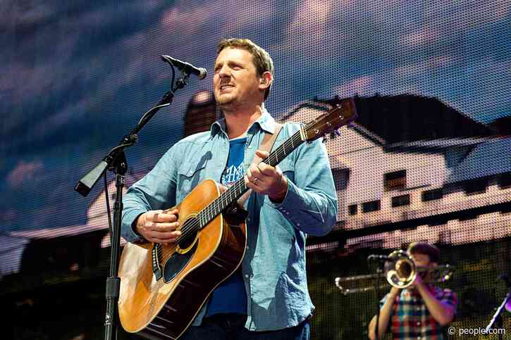 Sturgill Simpson Tests Positive for Coronavirus One Month After First Showing Symptoms