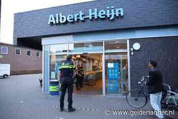 Commotie bij Albert Heijn Drieslag in Arnhem na mogelijke steekpartij