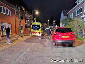 Persoon zakt door het dak in Ede, veel hulpdiensten aanwezig