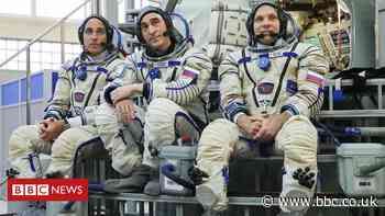 Coronavirus: Astronauts arrive at ISS after long quarantine