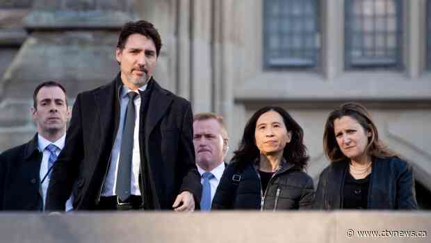 COVID-19 a 'failure of early warning' for Canada, intelligence expert says