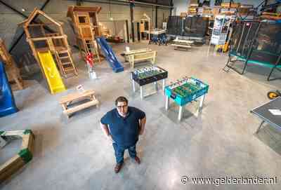 Verkopers trampolines springen gat in de lucht