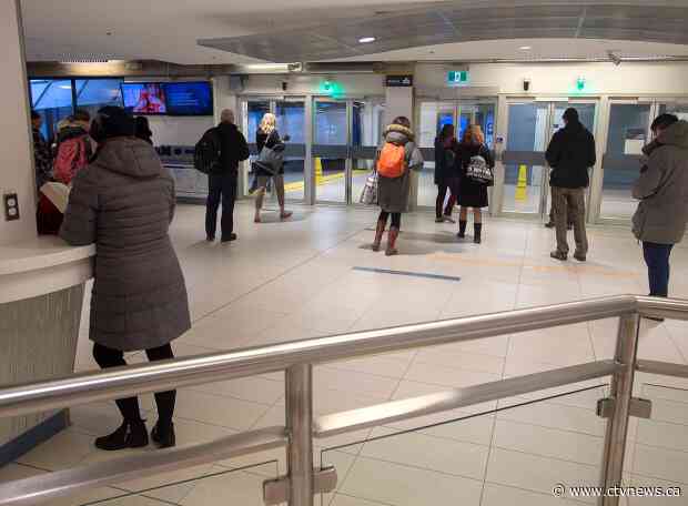 Canadians want serious progress on COVID-19 before returning to work: poll