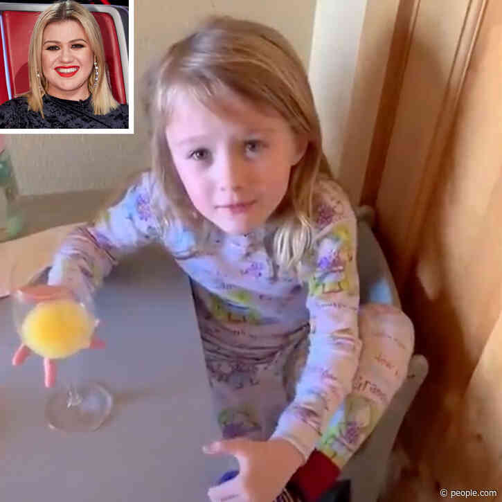 The River Rose Show! Kelly Clarkson's Daughter Adorably Takes Over Hosting Duties for Her Mom