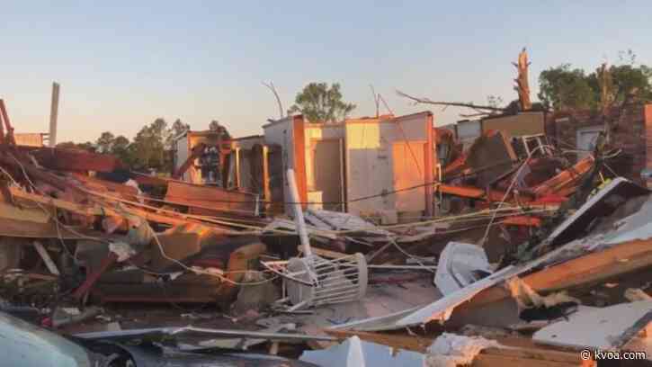 Tornadoes leave 33 dead after tearing from Deep South to East Coast
