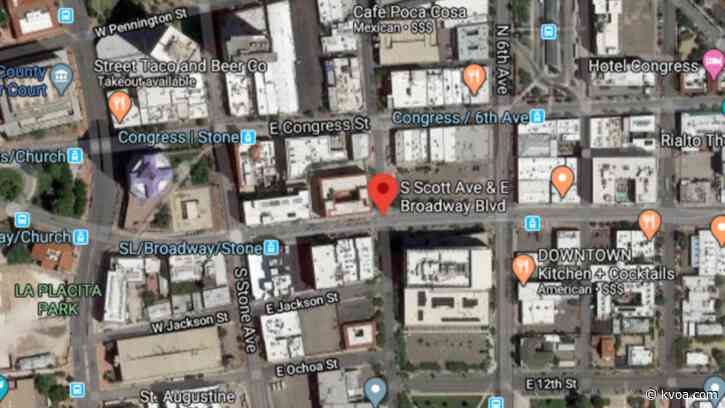 Downtown crash blocks streetcar travel