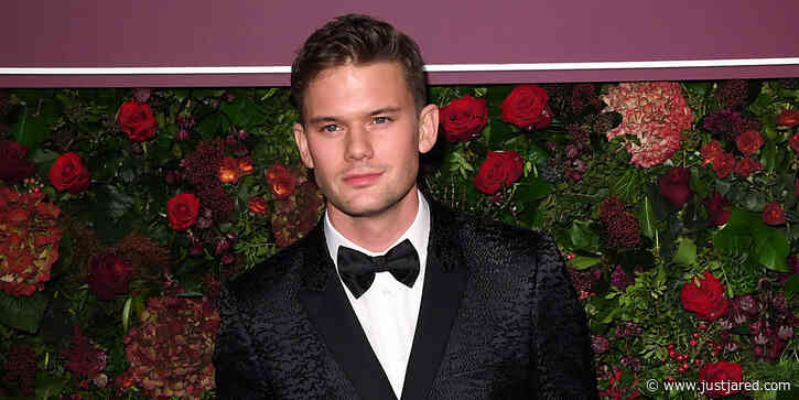 Jeremy Irvine Is Tutoring Fans During Quarantine on Instagram
