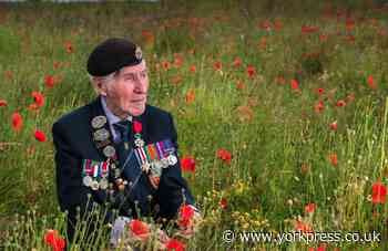 Tributes after death of Ken Smith - one of York's last Normandy heroes