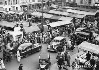 St Sampson's Square, York, on market day, 1951
