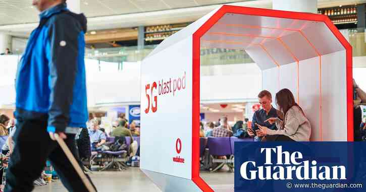 Arsonists attack phone mast serving NHS Nightingale hospital