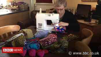 Coronavirus: Volunteers make scrubs for health workers