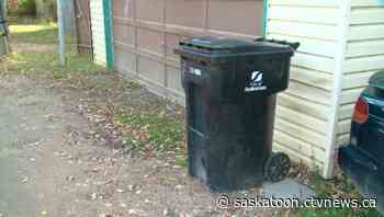 COVID-19: Council reverses move by city staff to delay switch to weekly waste pick-up in Saskatoon