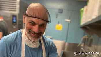 Cooks from kitchens shuttered by pandemic keep Meals on Wheels rolling in Edmonton