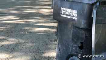 Saskatoon council moves forward on weekly garbage pickup despite COVID-19