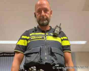 Politieagent Erwin onder vuur na verwarrende video: ‘Is dit een ingehuurde acteur?’