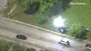 WATCH: High-speed chase ends in crash, explosion in Houston - KSAT San Antonio