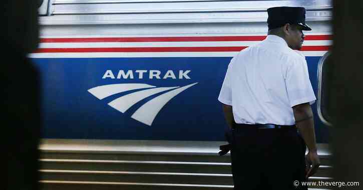 Amtrak asks train and bus operators to honk horns to honor transit workers