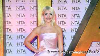 Holly Willoughby breaks wooden spoon while saluting nation’s carers