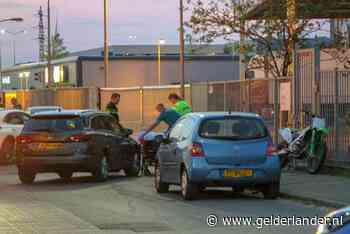 Crossmotoren proberen aan ‘stillen’ te ontkomen: motorrijder zwaar gewond