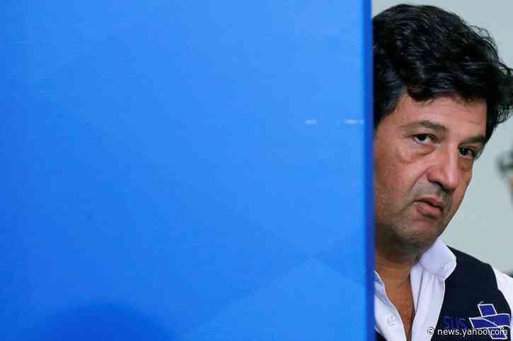 Bolsonaro fires health minister, appoints oncologist: source