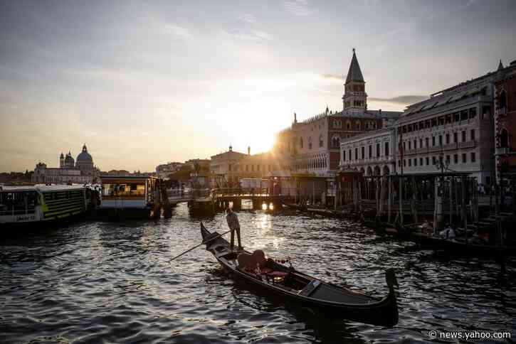 Venice creeps back to life after virus lockdown