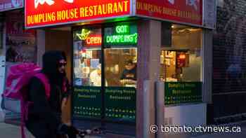 'Throw them a rope': Ontario restaurant association calls on food delivery apps to lower fees amid COVID-19 outbreak