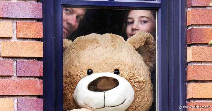 ‘Bear hunts’ entertain kids, unite Salt Lake Valley neighborhoods