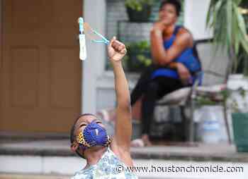 Coronavirus live updates: Abbott starts process of reopening Texas, schools to remain shuttered - Houston Chronicle