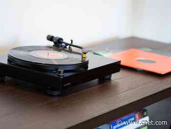 Get the Fluance RT80 entry-level turntable for $170     - CNET