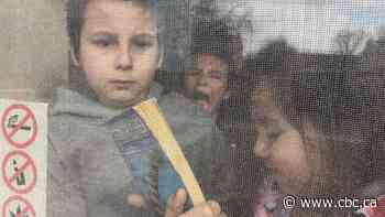 'Doing my damnedest': Family living in a shutdown world of COVID-19 juggles a lot — with very little