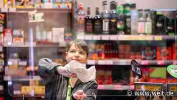 In Deutschland beginnt jetzt das Leben hinter Plexiglas