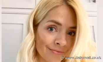 Holly Willoughby looks fabulous in makeup-free snap as she backs campaign for pregnant women
