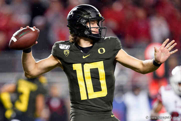 Justin Herbert ‘checks all the boxes’ to potentially be Chargers’ next franchise QB