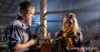 Rachel Brosnahan's Golden Arm Tops This Week's Internet News Roundup