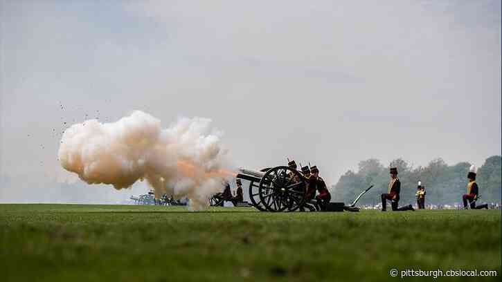 Queen Elizabeth Cancels Birthday Plans And Traditional Gun Salutes Due To The Coronavirus