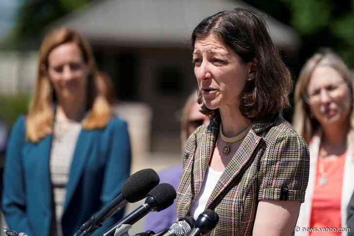 'No excuses': Moderate Democrats urge quick deal on small-business coronavirus aid