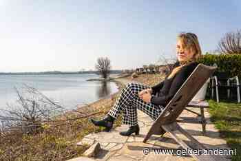 Katja woont aan de Lathumse Plas: ‘Vanuit onze tuin lopen we zo het water in’