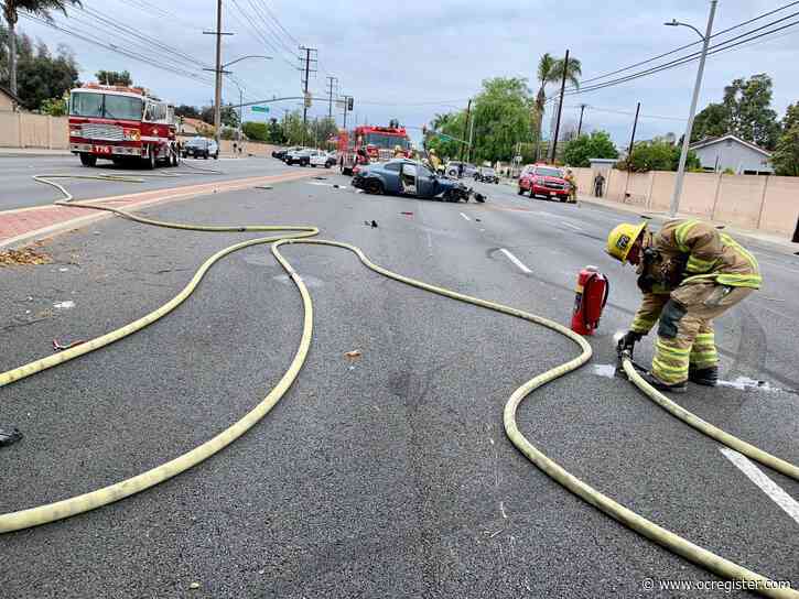 2 injured in apparent head-on crash in Santa Ana