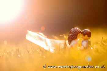 Photographer goes viral after recreating classic wedding snaps with LEGO